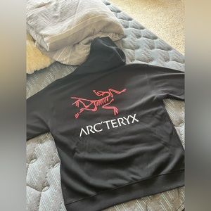 Men’s small arcteryx hoodie like new